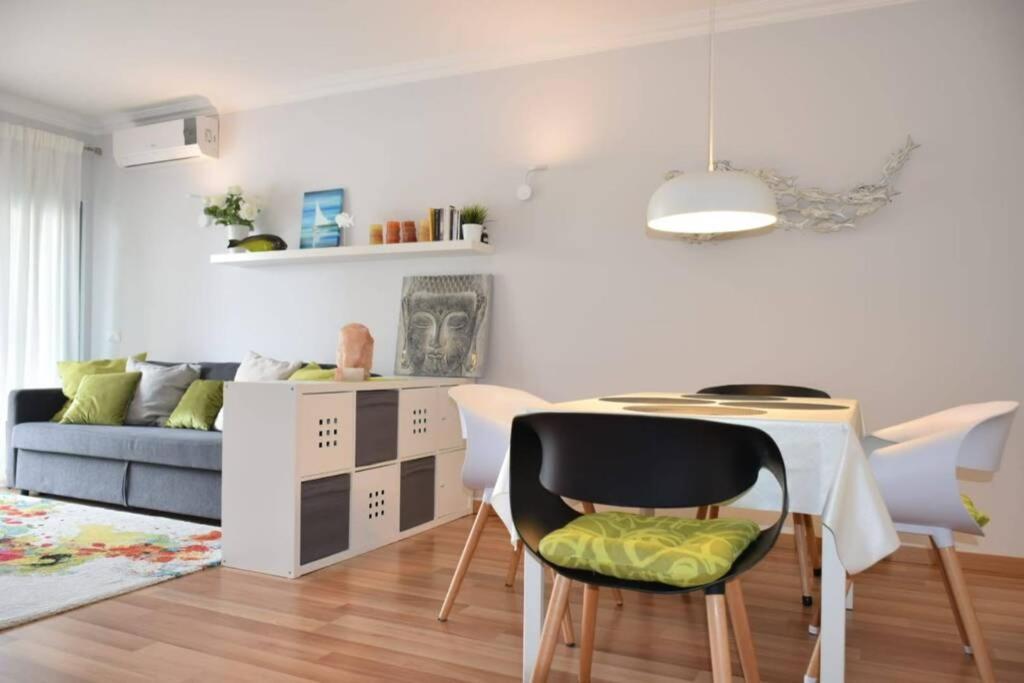 Brina, Stylish Apartment In Portimao Exterior photo