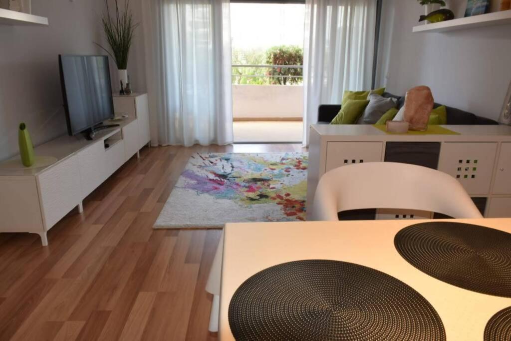 Brina, Stylish Apartment In Portimao Exterior photo